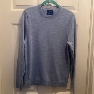 Like New… size small, very soft sweater